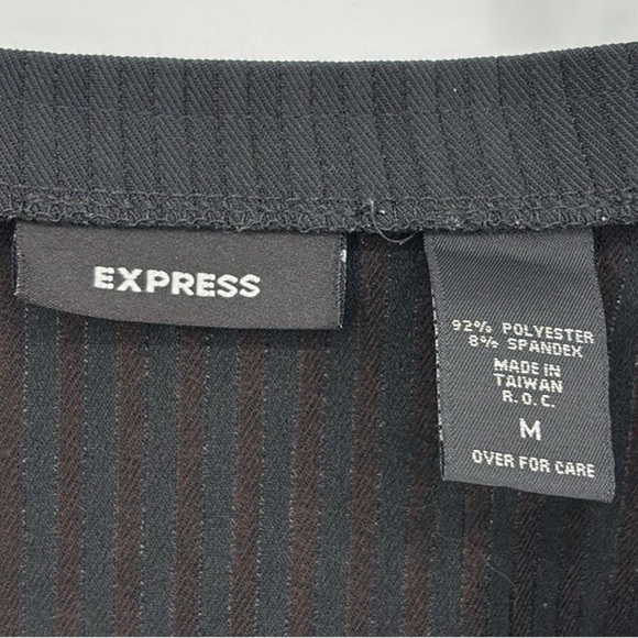 Express Stretch Ribbed Mini Skirt Women’s Size Medium in Black - EUC! - Picture 2 of 4